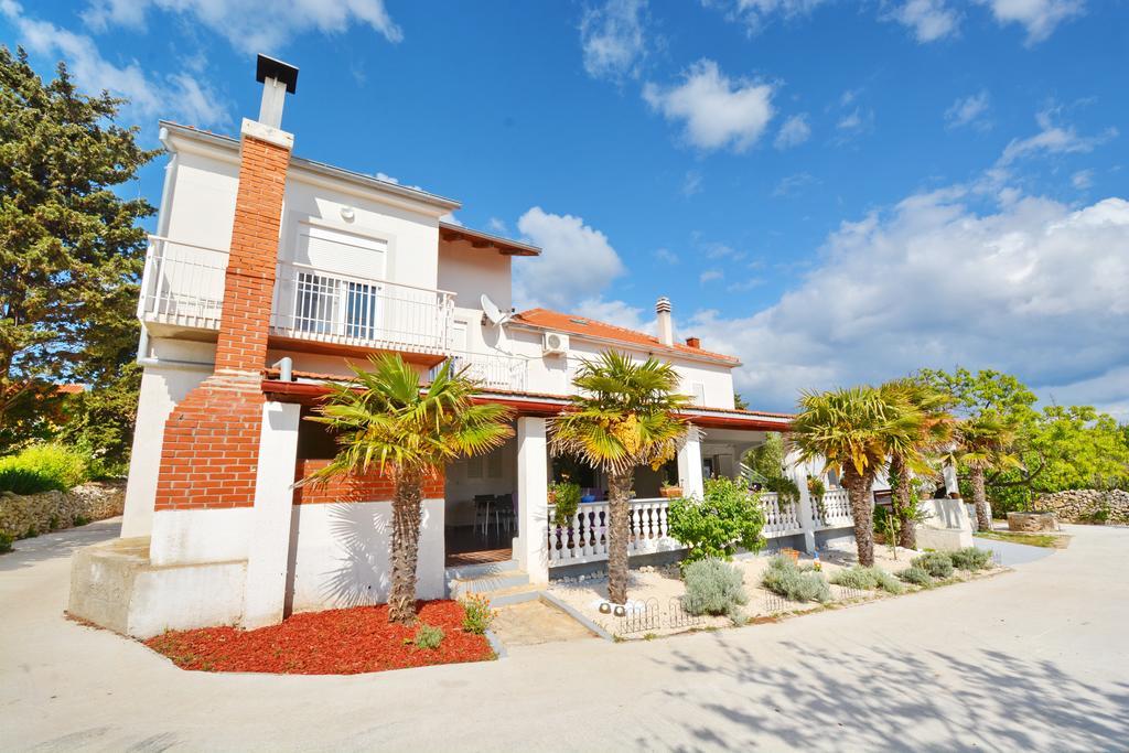 Apartments Katarina Veli Rat Exterior photo